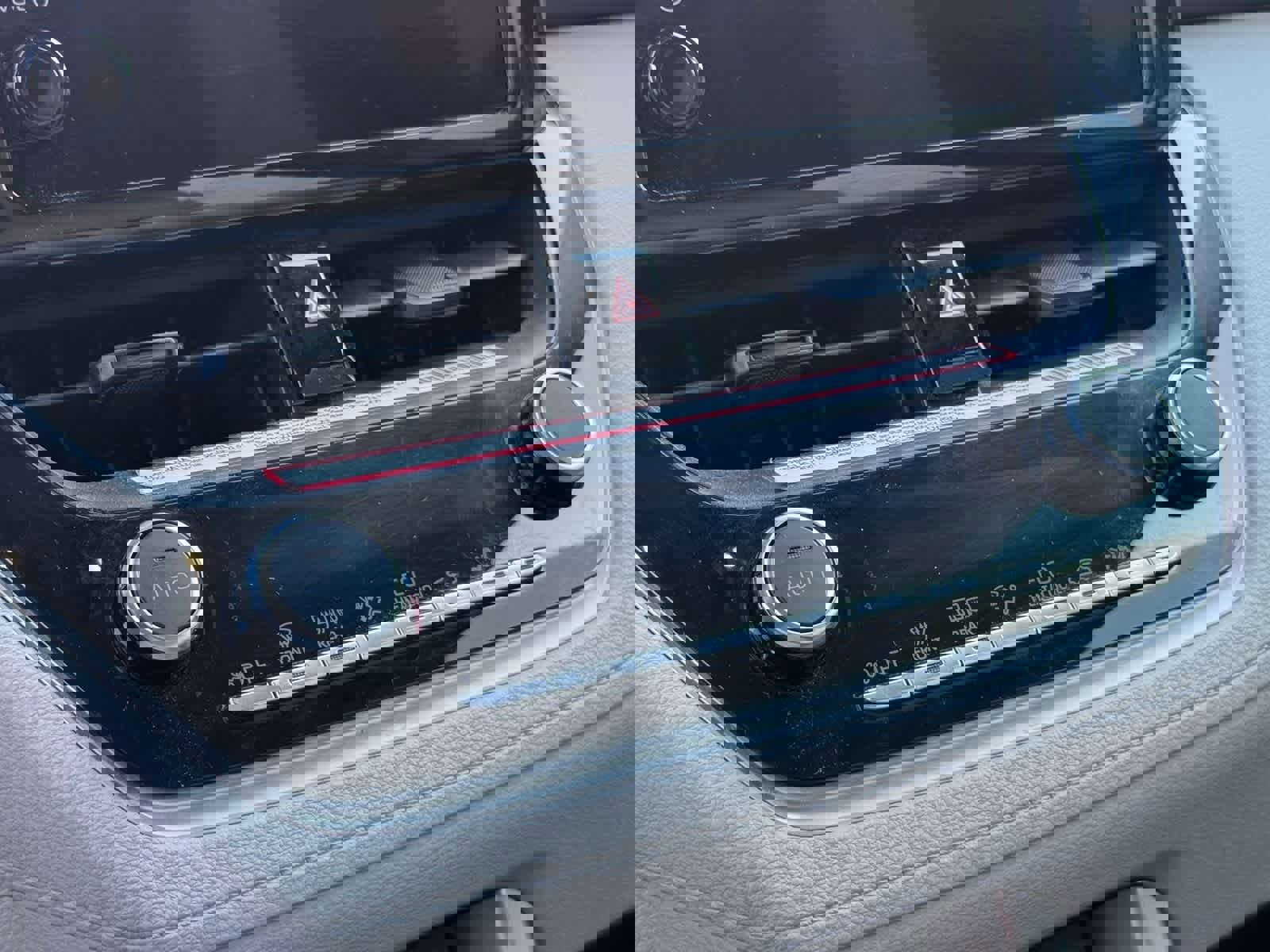 Used 2024 Toyota Corolla Cross LE image 13