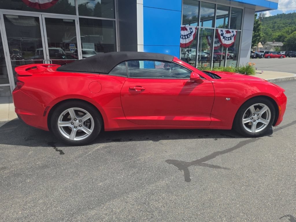 Used 2019 Chevrolet Camaro LT RWD image 9