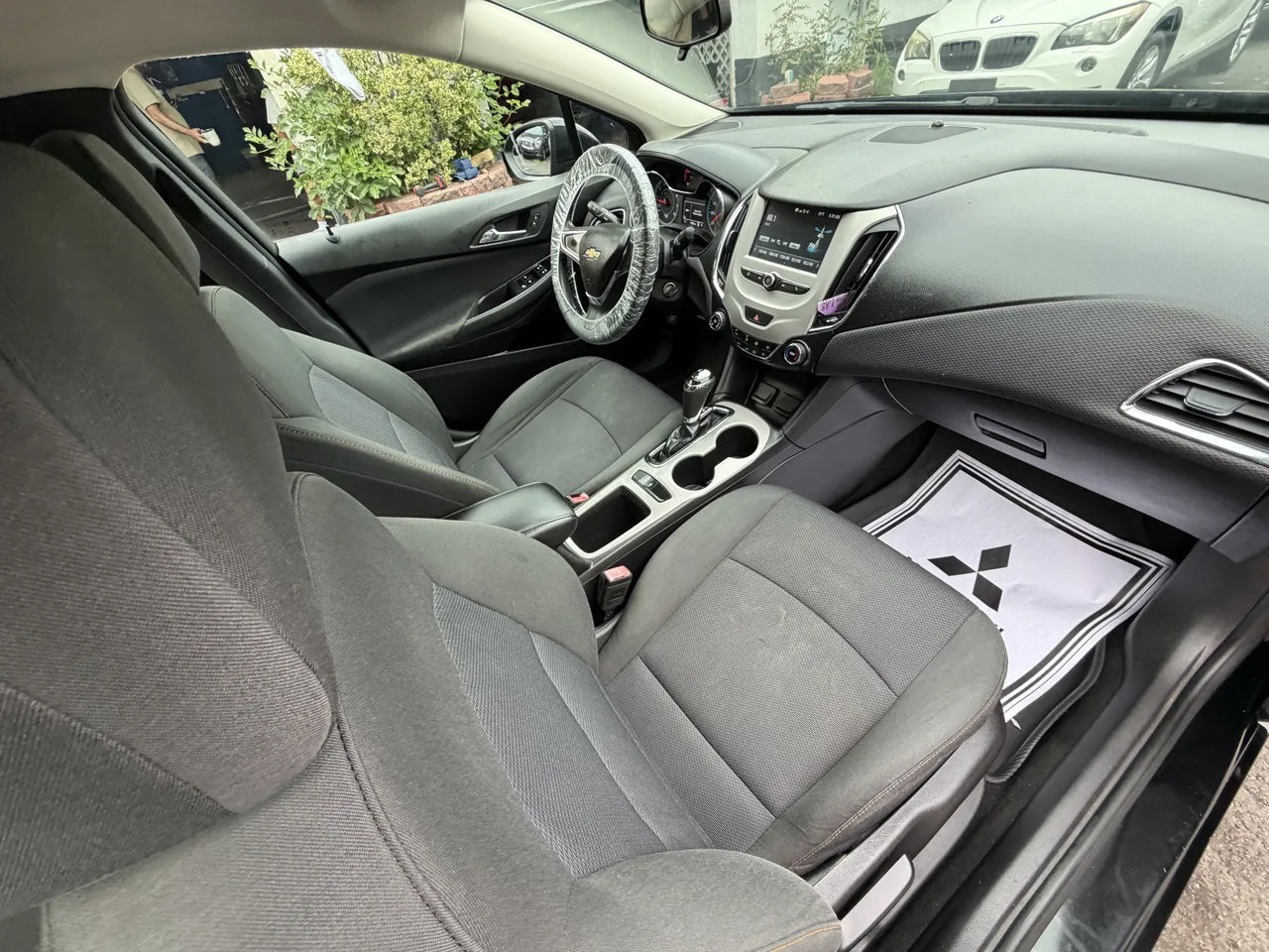 Used 2017 Chevrolet Cruze LS FWD image 36