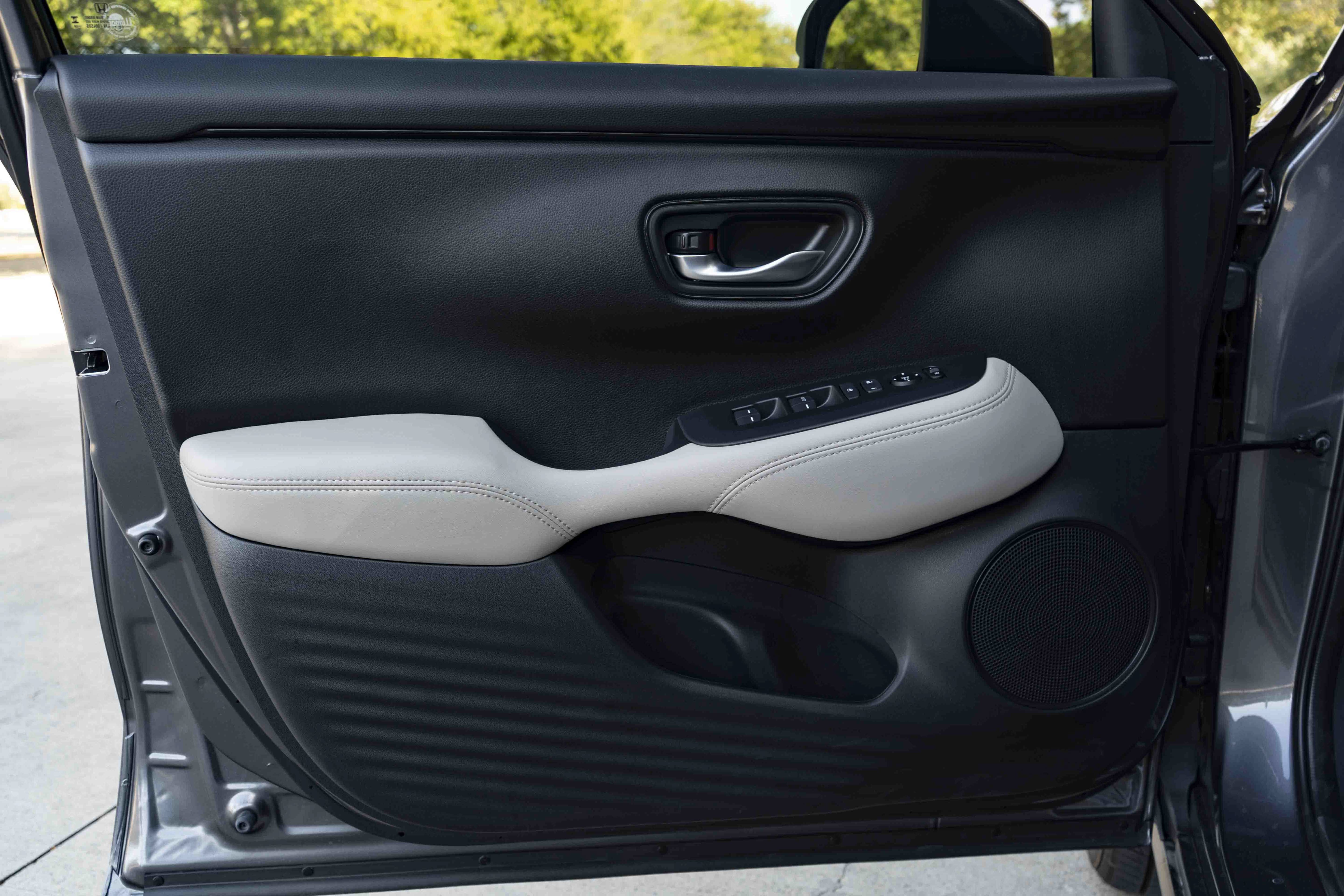 Certified 2027 Honda HR-V LX image 37