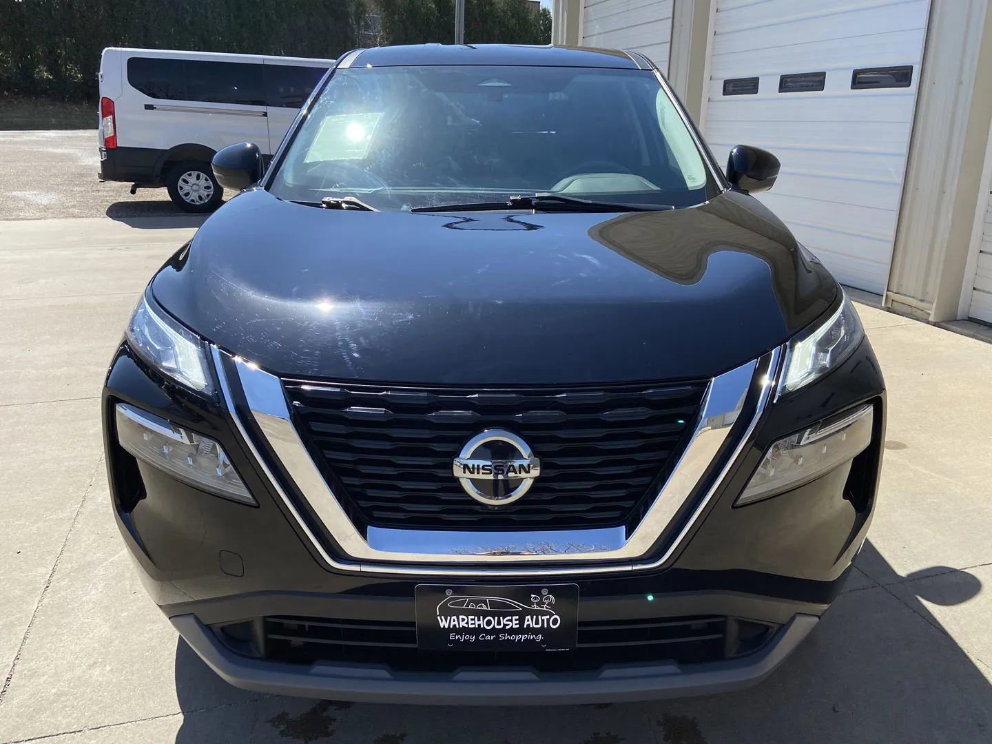 Used 2021 Nissan Rogue SV image 3