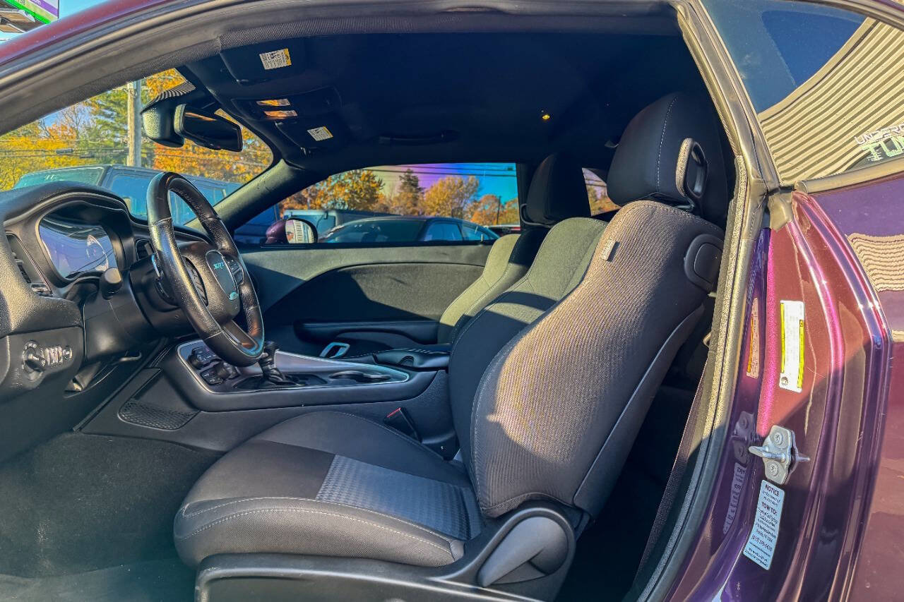 Used 2022 Dodge Challenger R/T Scat Pack w/ Shaker Package image 12