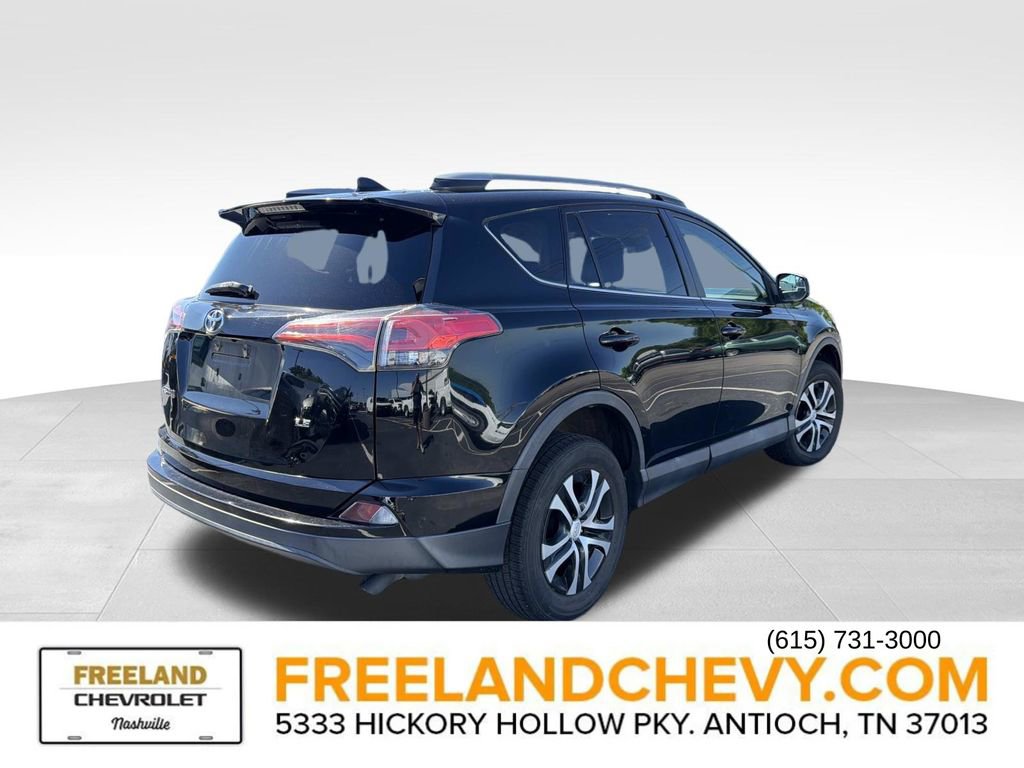 Used 2018 Toyota RAV4 LE FWD image 2