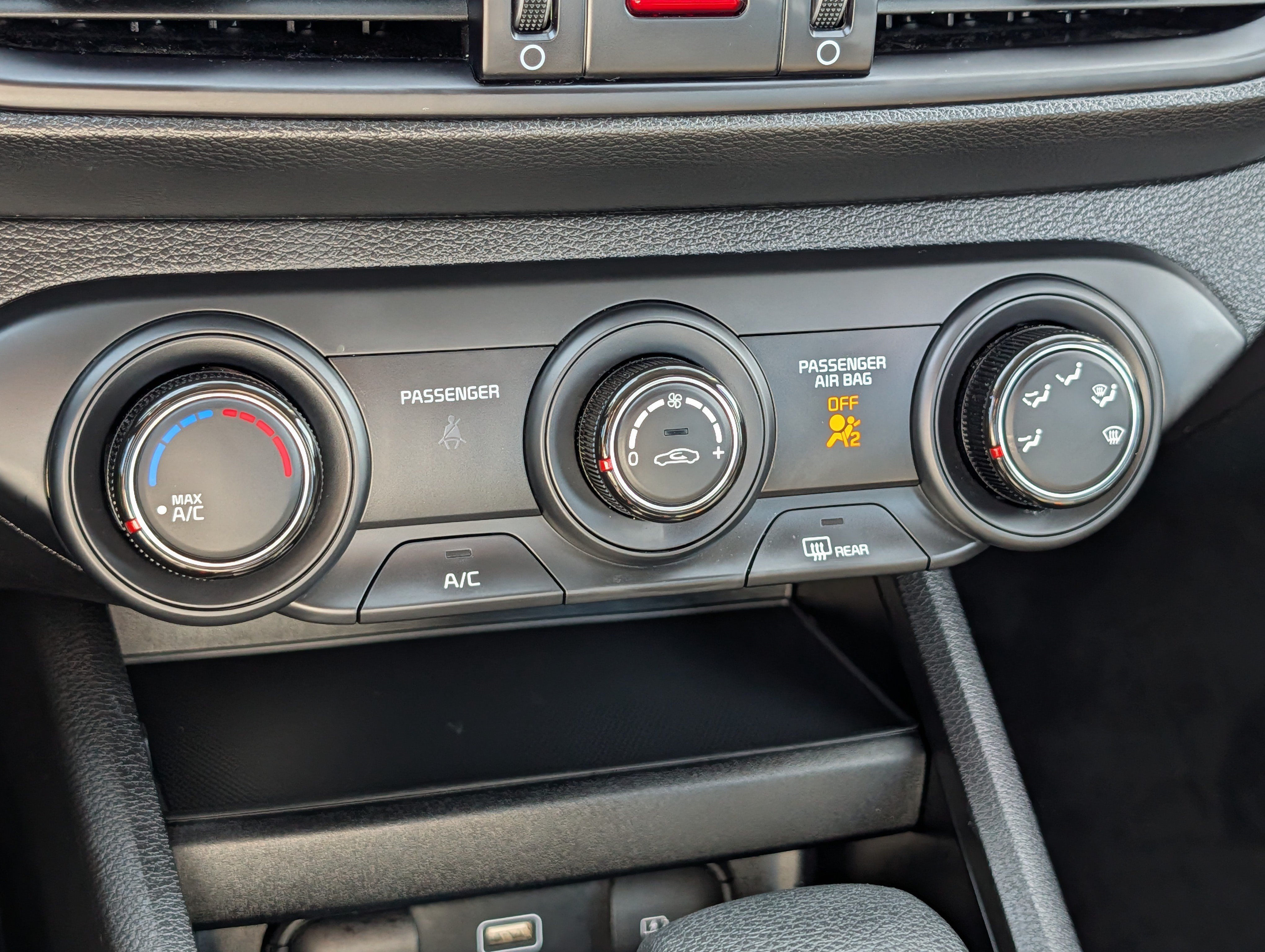 Certified 2024 Kia Forte LXS w/ LXS Technology Package FWD image 23