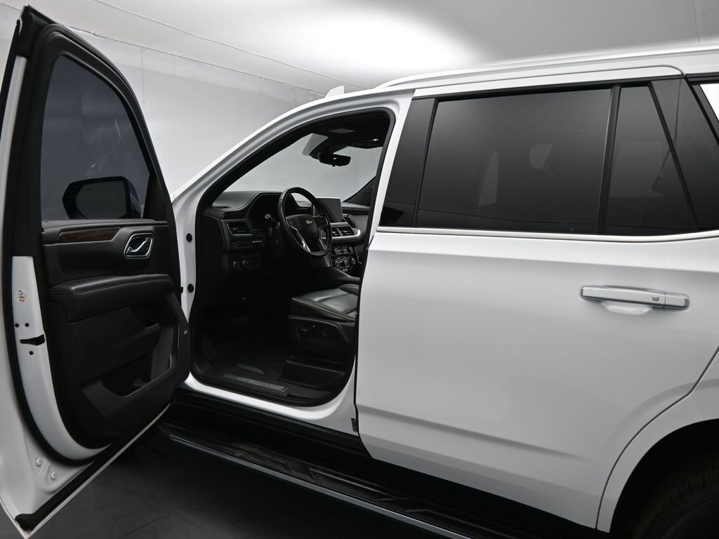 Used 2021 Chevrolet Tahoe Premier w/ Premium Package RWD image 9