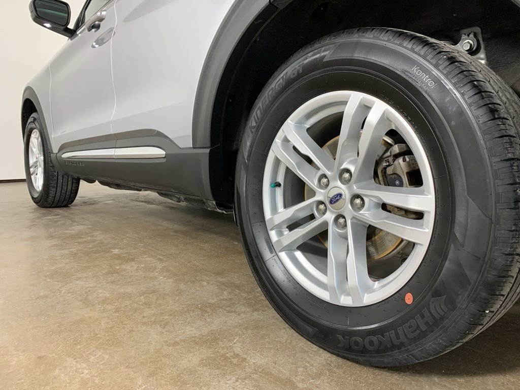 Used 2022 Ford Explorer XLT image 17