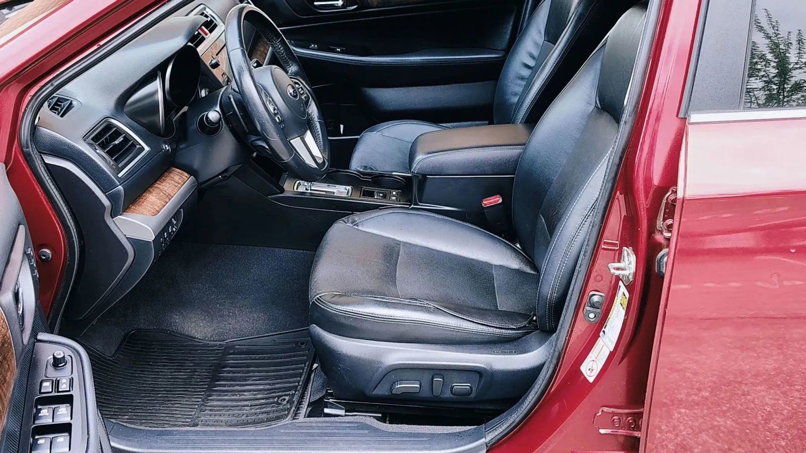 Used 2016 Subaru Outback 3.6R Limited image 14