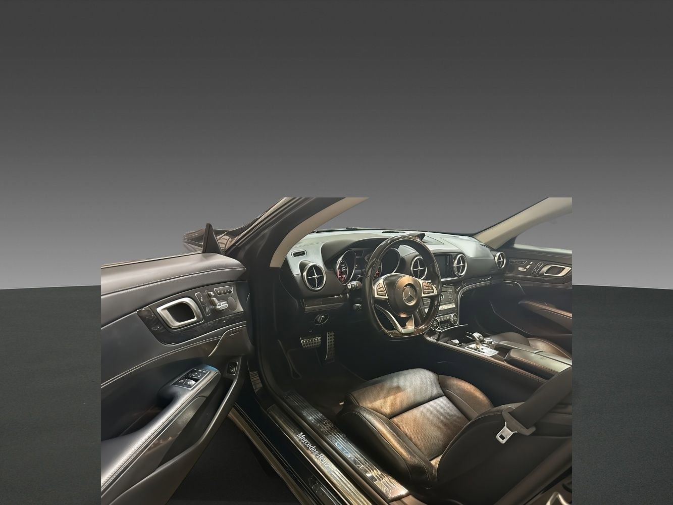 Used 2017 Mercedes-Benz SL 550 image 3