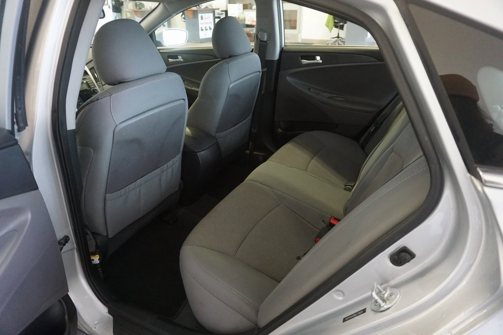 Used 2013 Hyundai Sonata GLS image 16