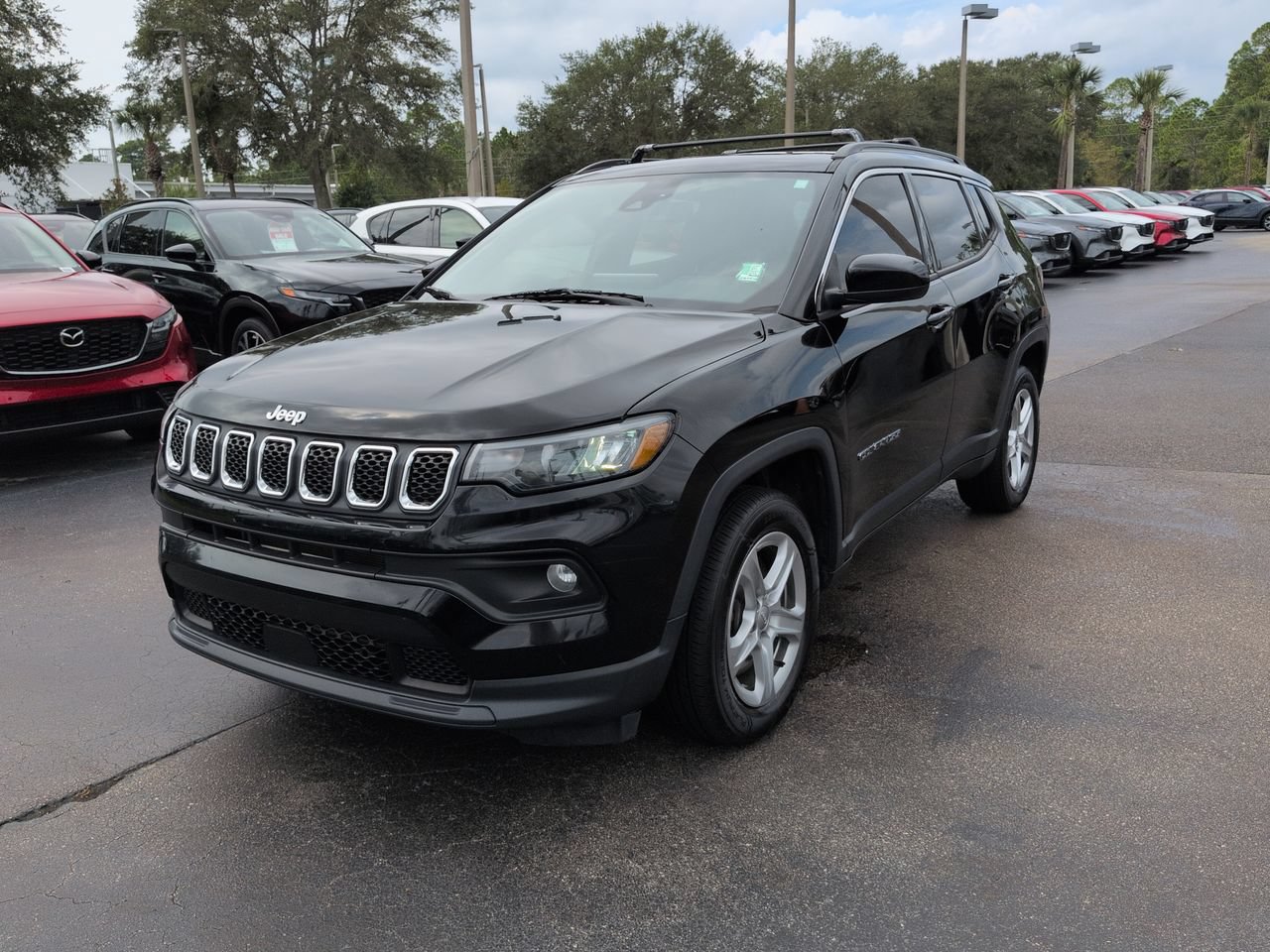 Used 2023 Jeep Compass Latitude w/ Sun and Sound Group AWD/4WD image 8