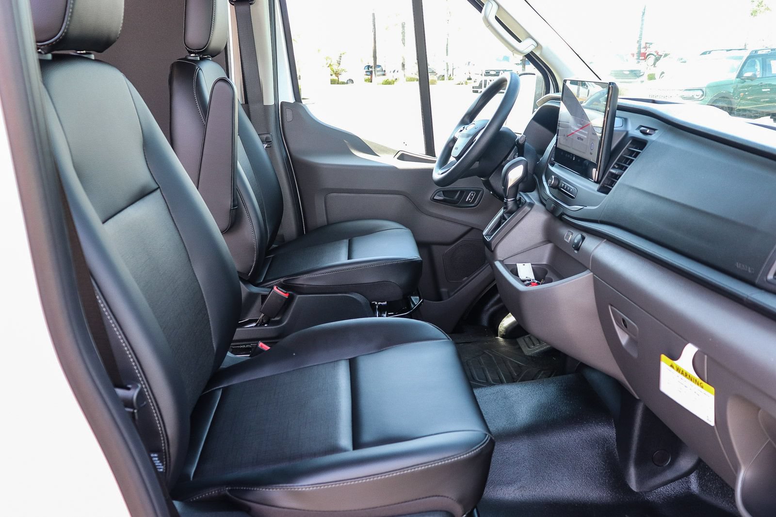New 2026 Ford Transit 250 148 Medium Roof w/ Load Area Protection Package RWD image 18