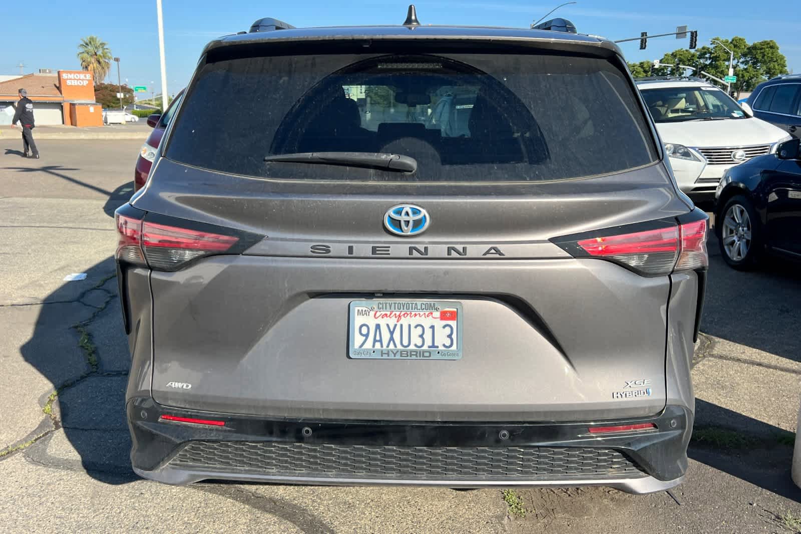 Used 2022 Toyota Sienna XSE w/ XSE Plus Package AWD/4WD image 5