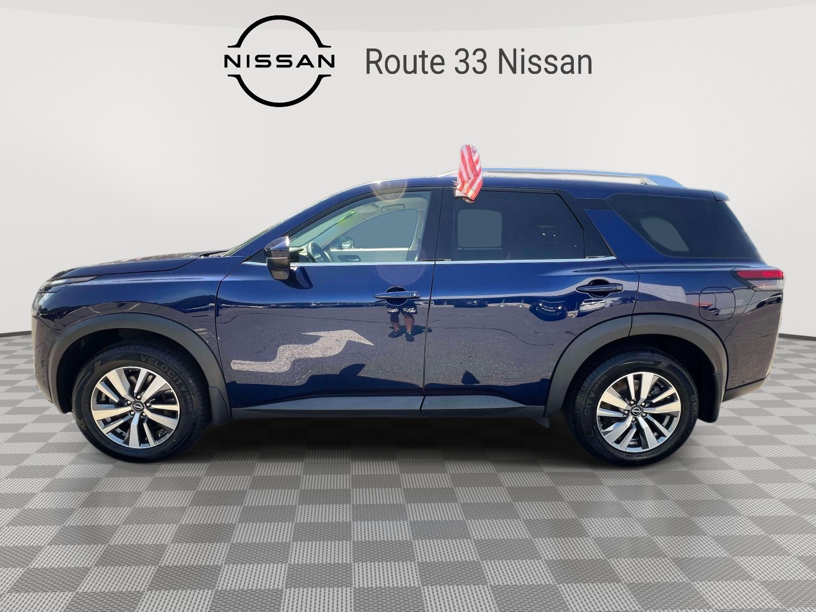 Used 2024 Nissan Pathfinder SL AWD/4WD image 5