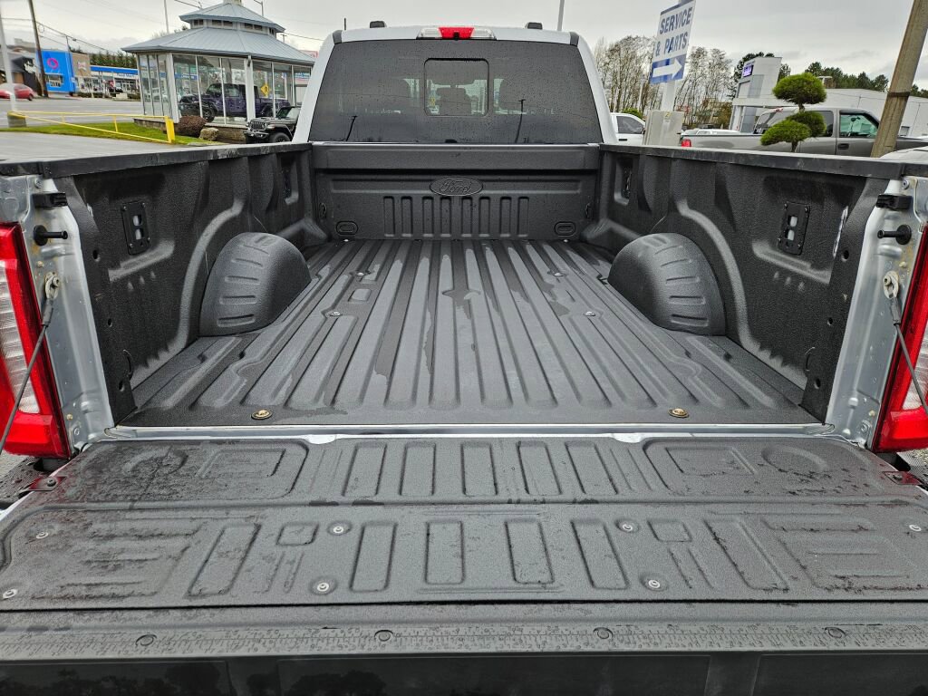 Used 2024 Ford F350 Lariat image 12