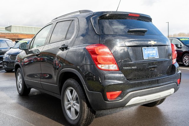Used 2022 Chevrolet Trax LT w/ LT Convenience Package image 8