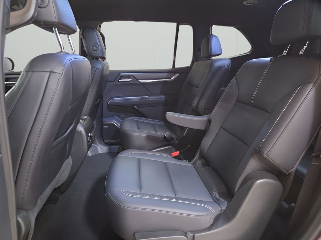 Used 2024 GMC Acadia Elevation image 19