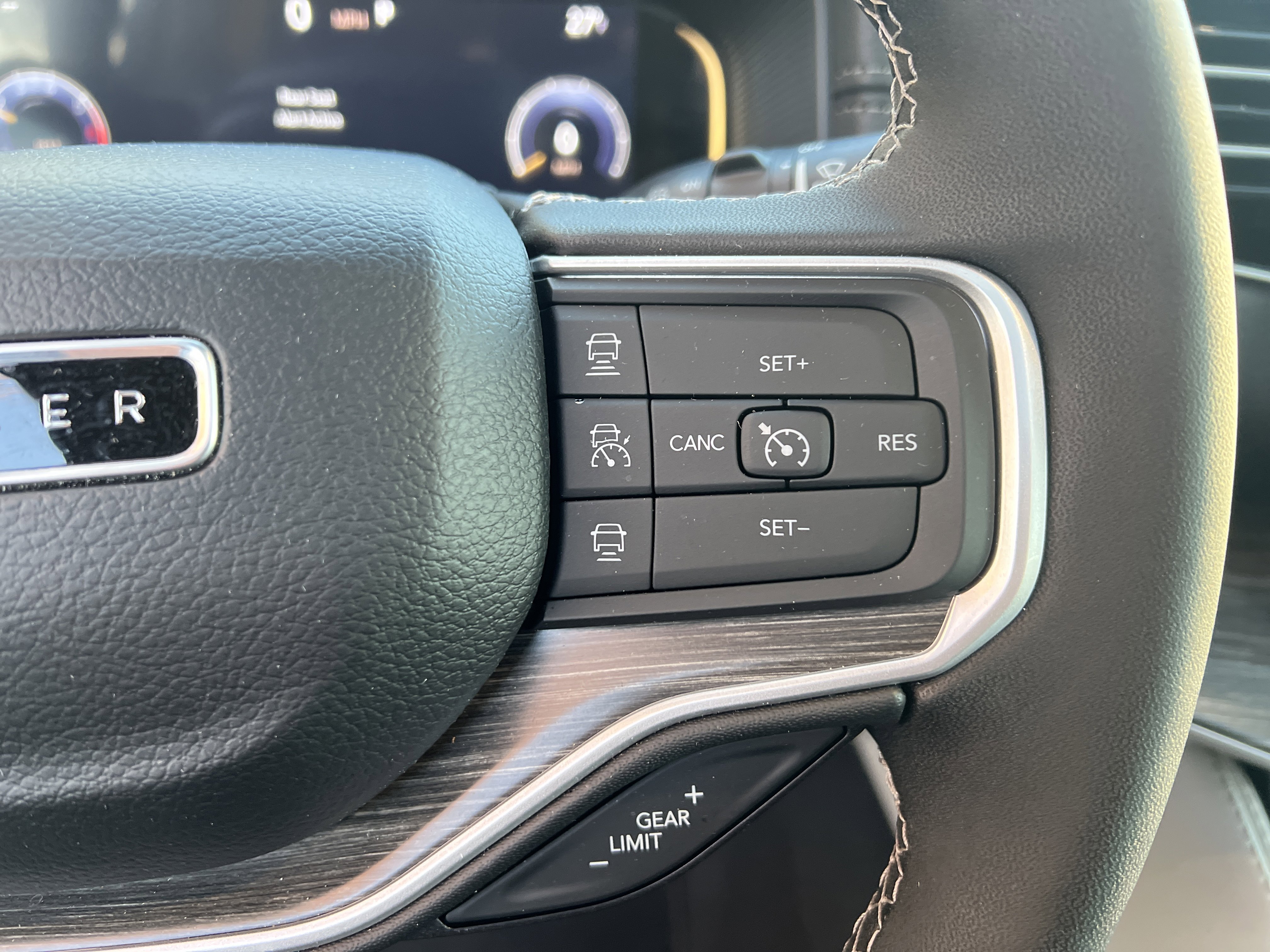 Used 2024 Jeep Wagoneer Series II w/ Premium Group I image 28