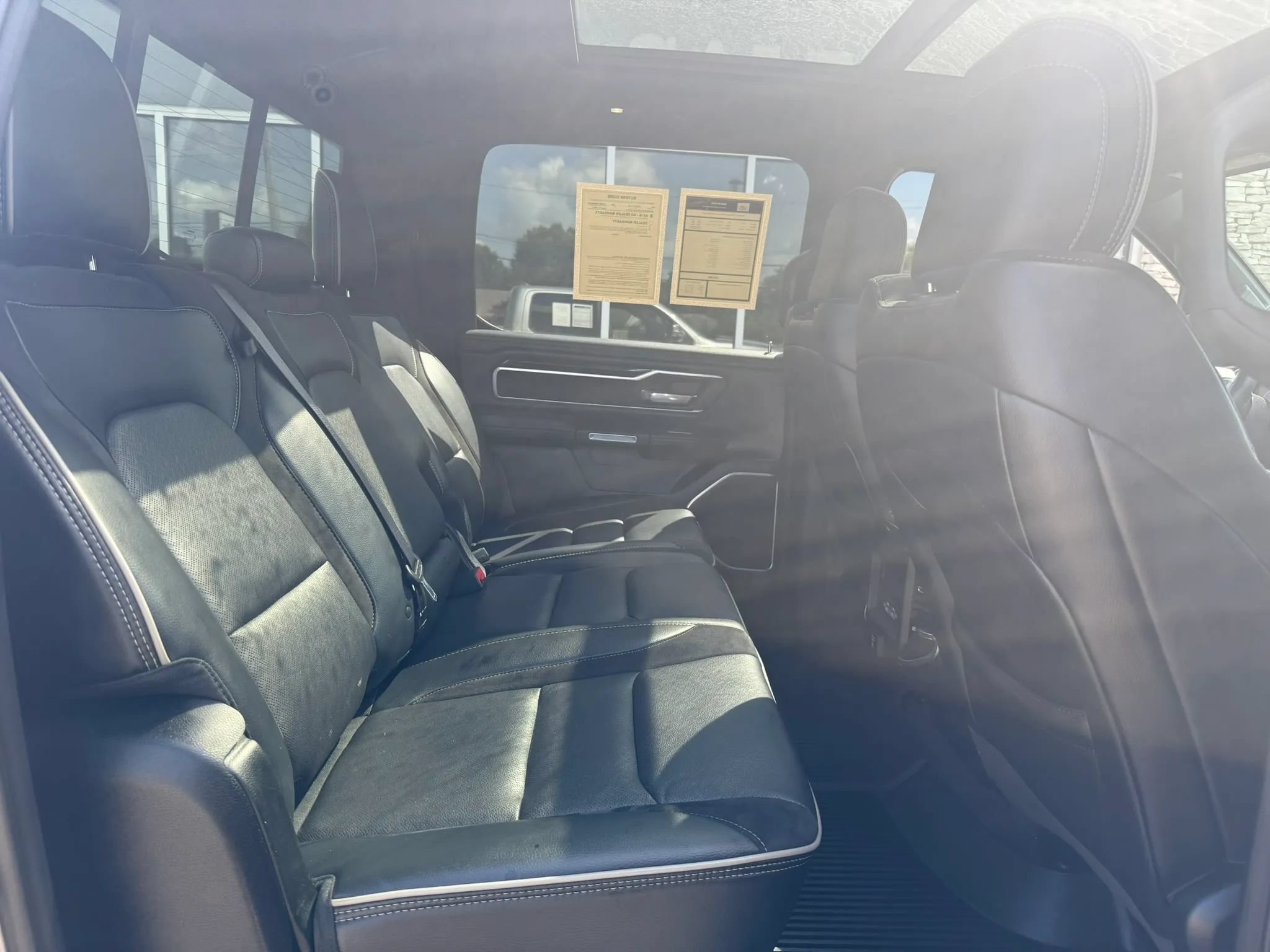 Used 2021 RAM 1500 Laramie w/ Sport Appearance Package AWD/4WD image 18