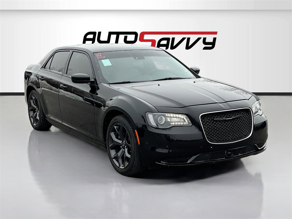 Used 2023 Chrysler 300 Touring w/ Safetytec Plus Group
