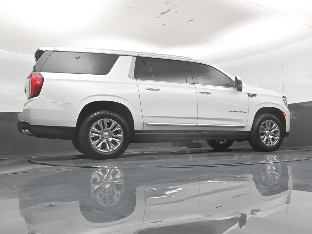 Used 2022 GMC Yukon XL Denali AWD/4WD image 48