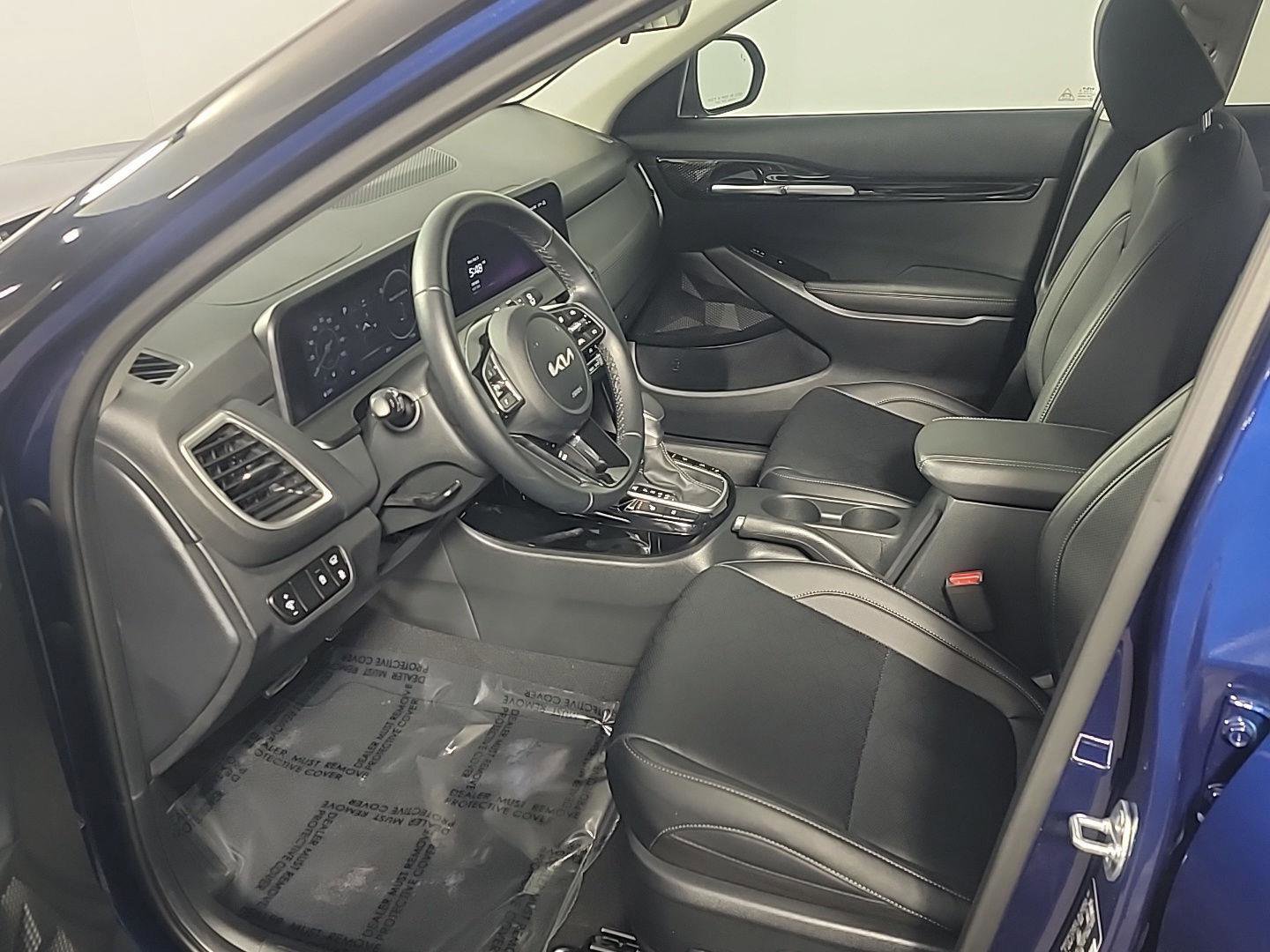 Used 2025 Kia Seltos EX image 19