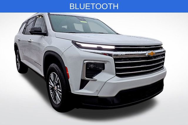 Used 2024 Chevrolet Traverse LT w/ Enhanced Driving Package image 2