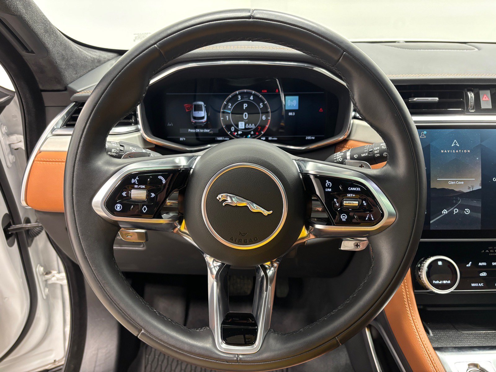 New 2025 Jaguar F-PACE R-Dynamic S AWD/4WD image 19