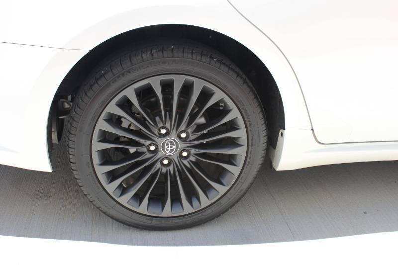 Used 2018 Toyota Avalon Touring w/ Carpet Mat Package FWD image 41