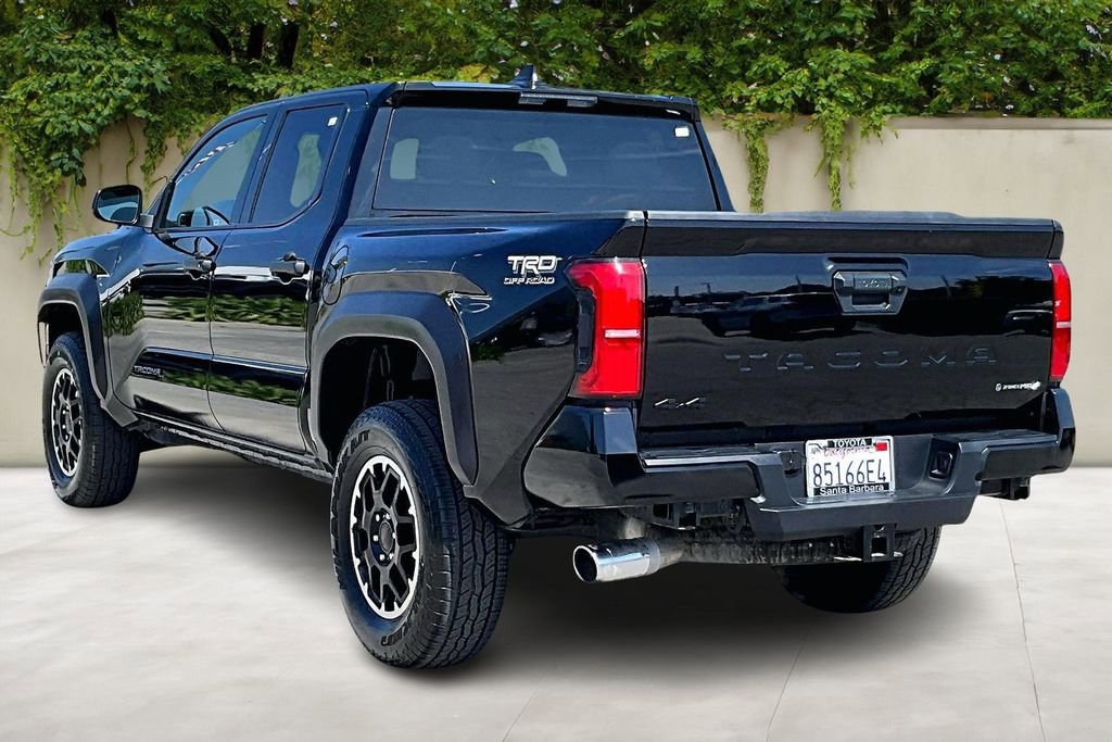 Certified 2025 Toyota Tacoma TRD Off-Road AWD/4WD image 4