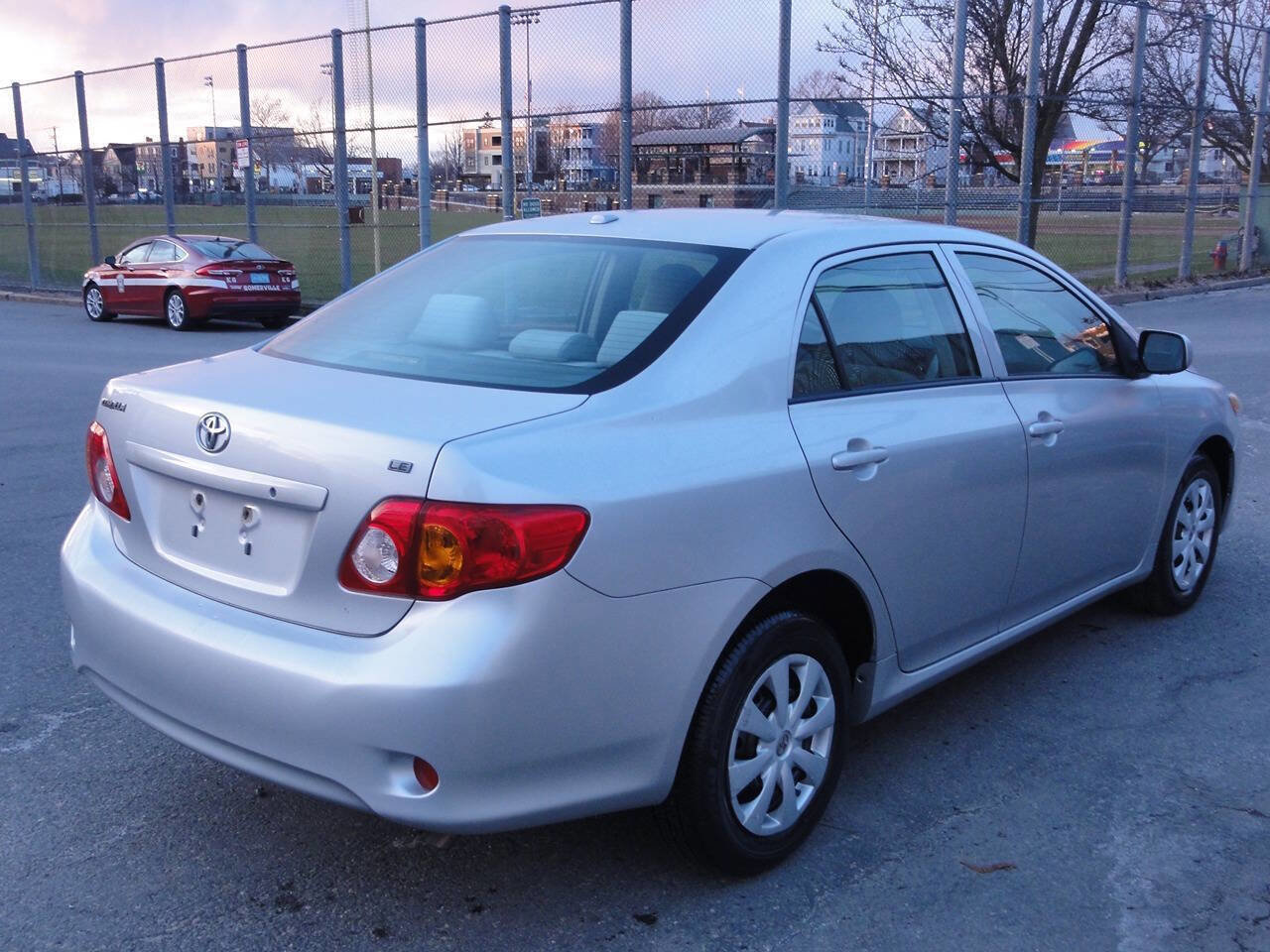 Used 2010 Toyota Corolla LE image 3