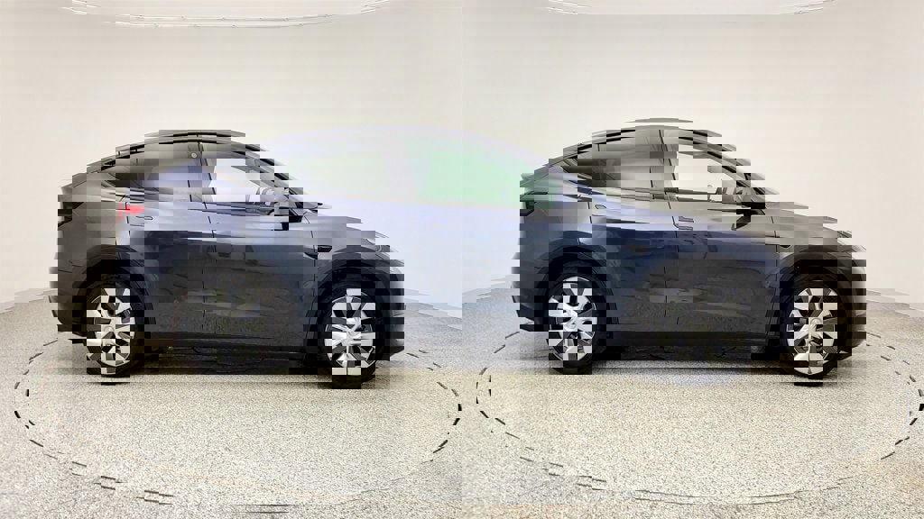 Used 2023 Tesla Model Y Long Range image 4