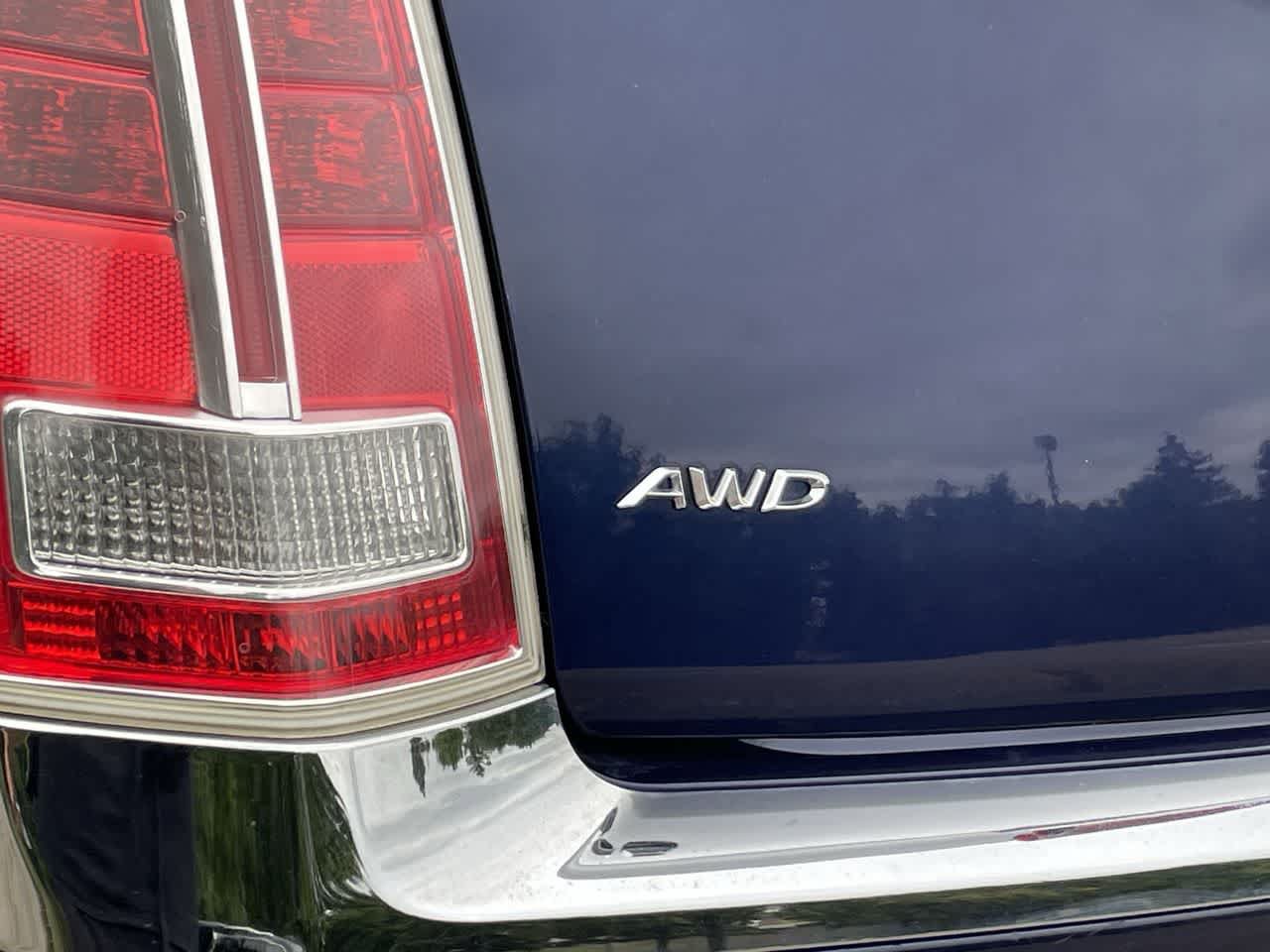 Used 2014 Chrysler 300 C AWD/4WD image 41