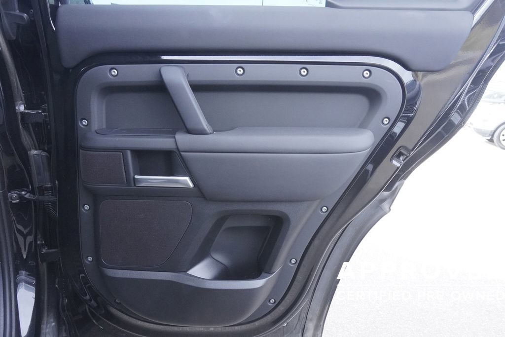 Used 2025 Land Rover Defender 110 S image 25