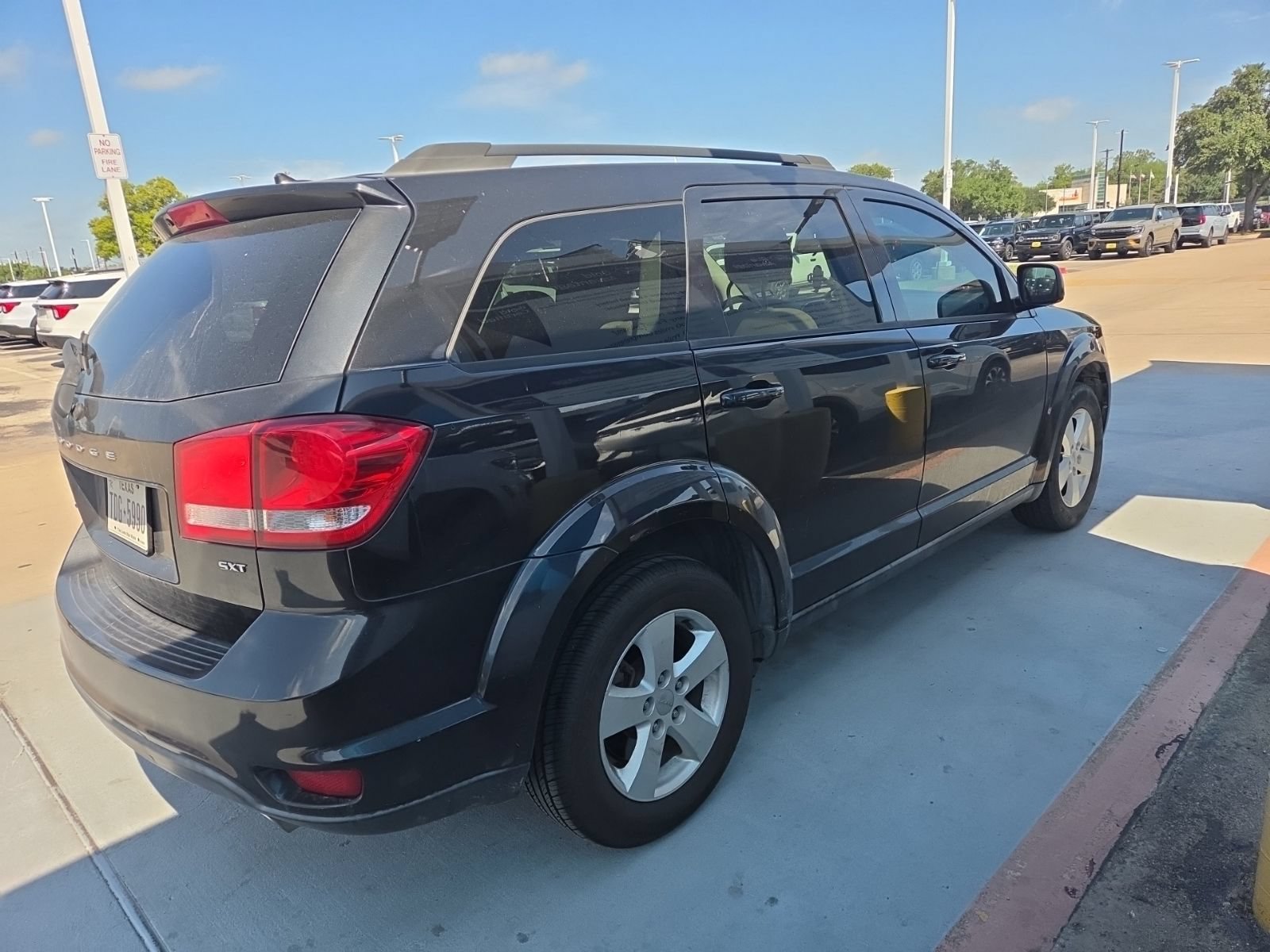 Used 2012 Dodge Journey SXT w/ Flexible Seating Group FWD image 3