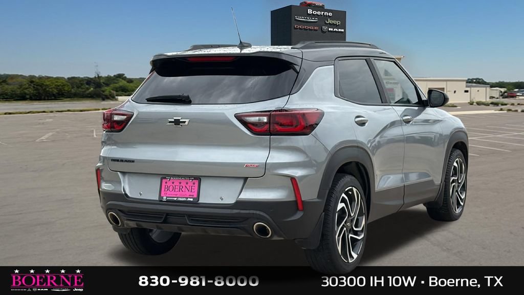 Used 2025 Chevrolet TrailBlazer RS w/ Convenience Package FWD image 3
