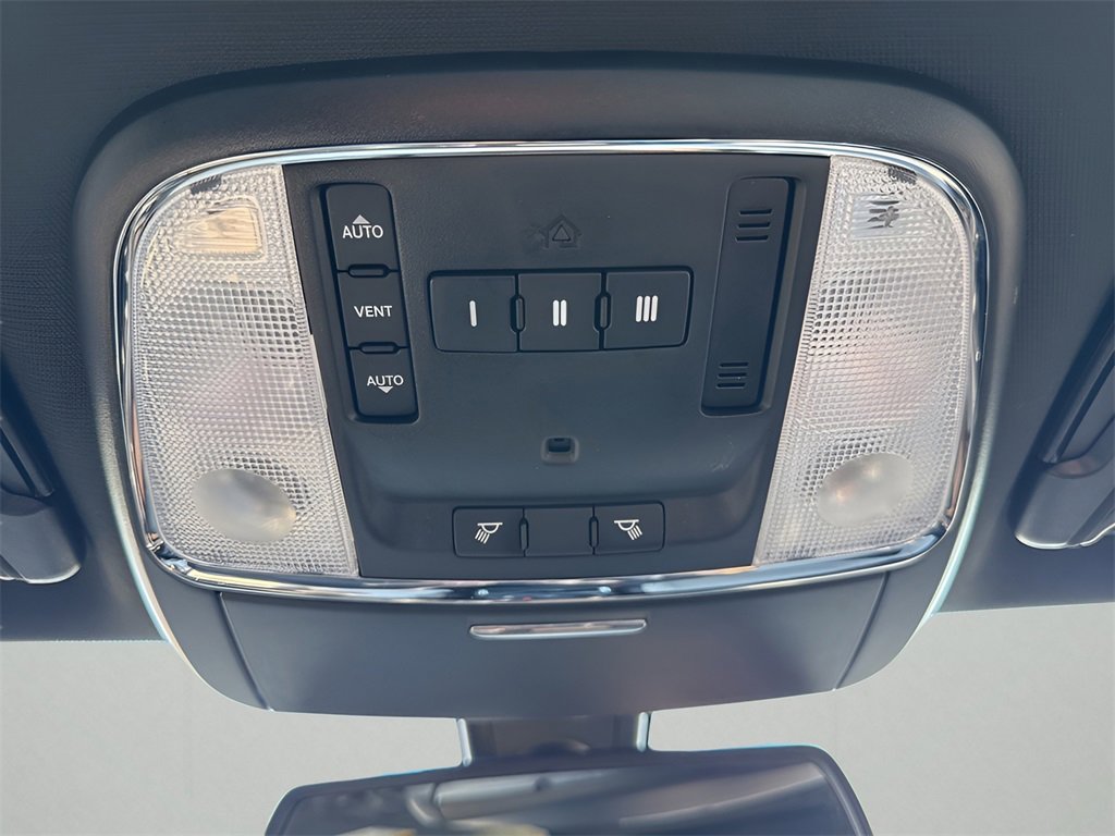 Used 2016 Dodge Charger SXT w/ AWD Plus Group image 31