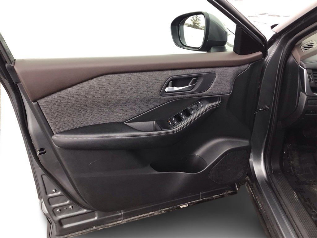 Used 2023 Nissan Rogue SV image 19