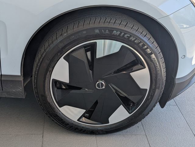Used 2025 Volvo EX30 Ultra image 19