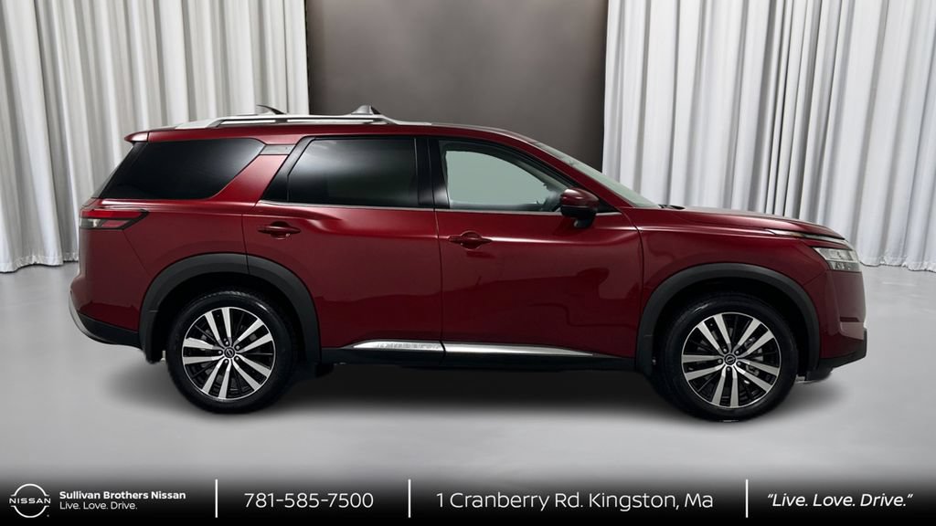 Certified 2024 Nissan Pathfinder Platinum AWD/4WD image 4