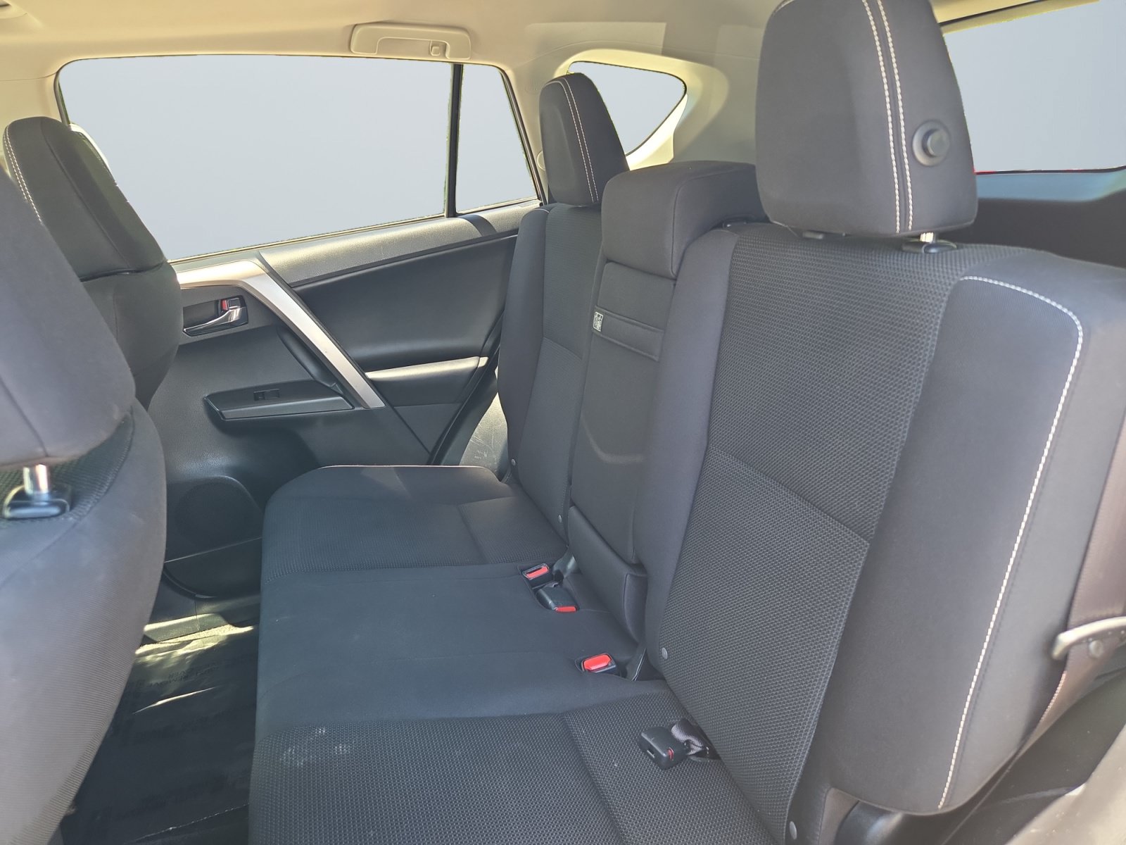 Used 2018 Toyota RAV4 XLE w/ Convenience Package AWD/4WD image 14