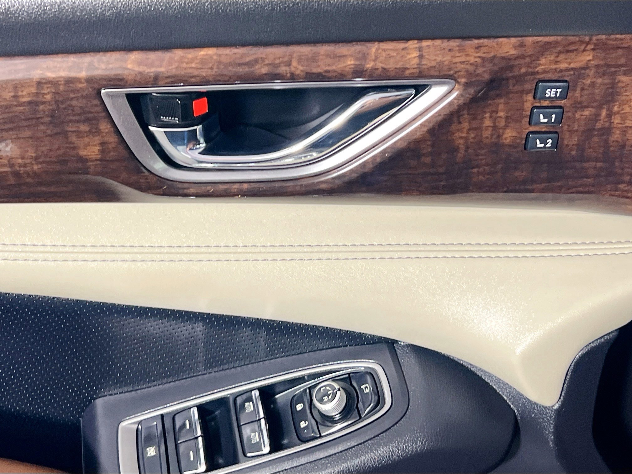 Used 2021 Subaru Ascent Touring w/ Popular Package #2A image 16