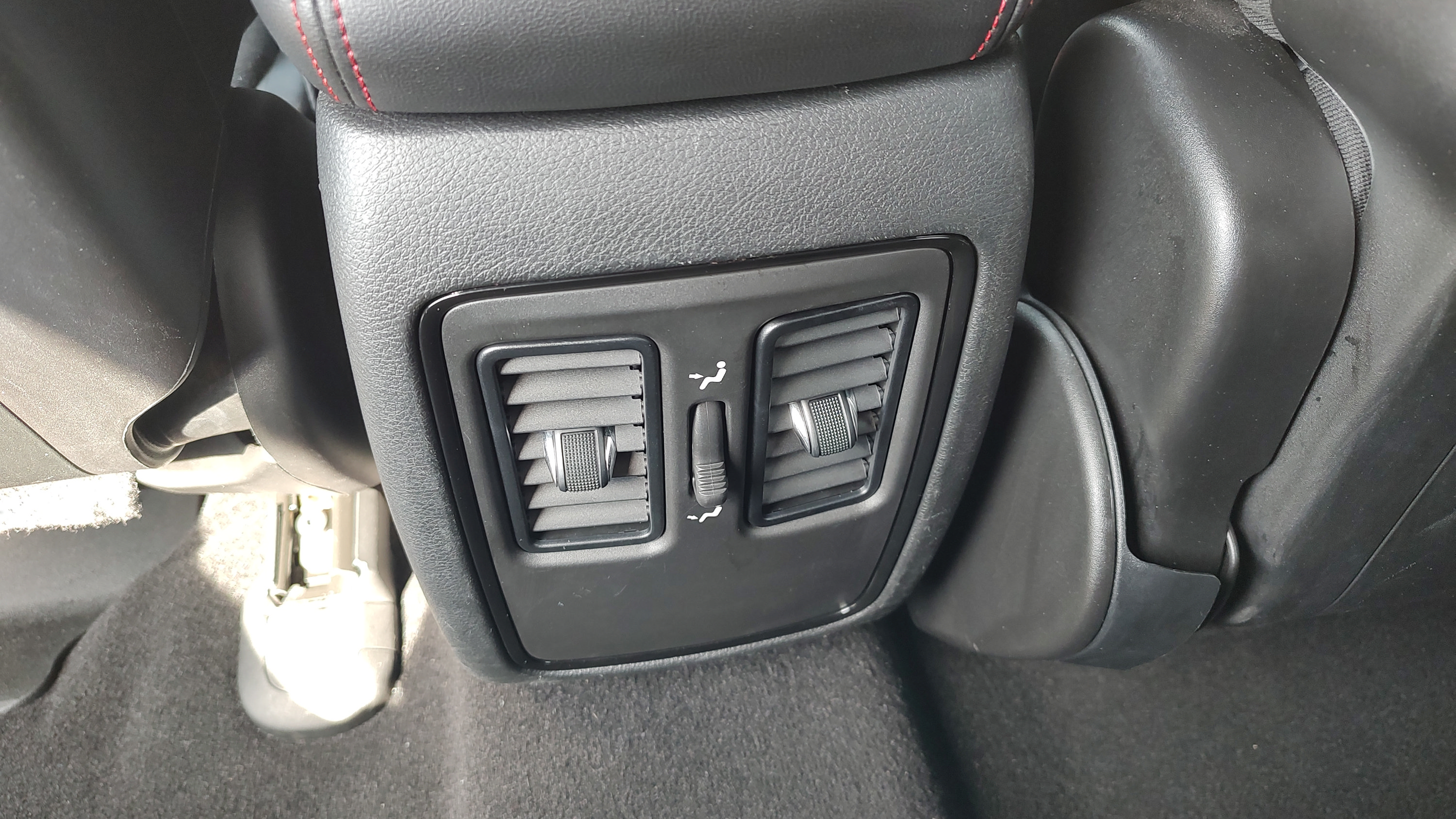 Certified 2025 Dodge Durango GT w/ Blacktop Package AWD/4WD image 12