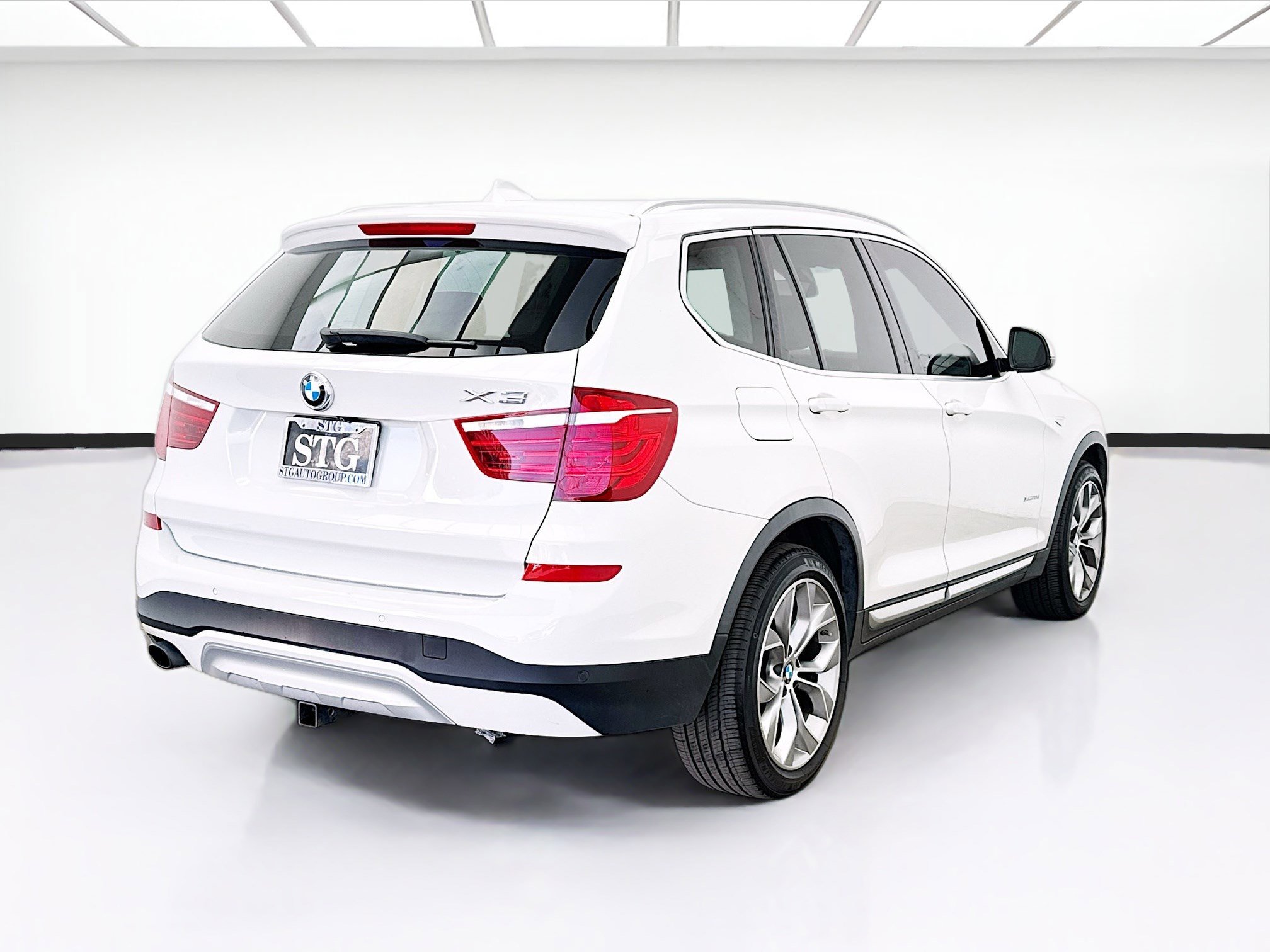 Used 2016 BMW X3 xDrive28d image 4