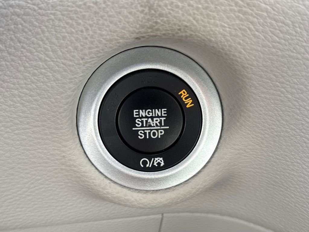 Used 2021 Chrysler Pacifica Touring-L FWD image 18