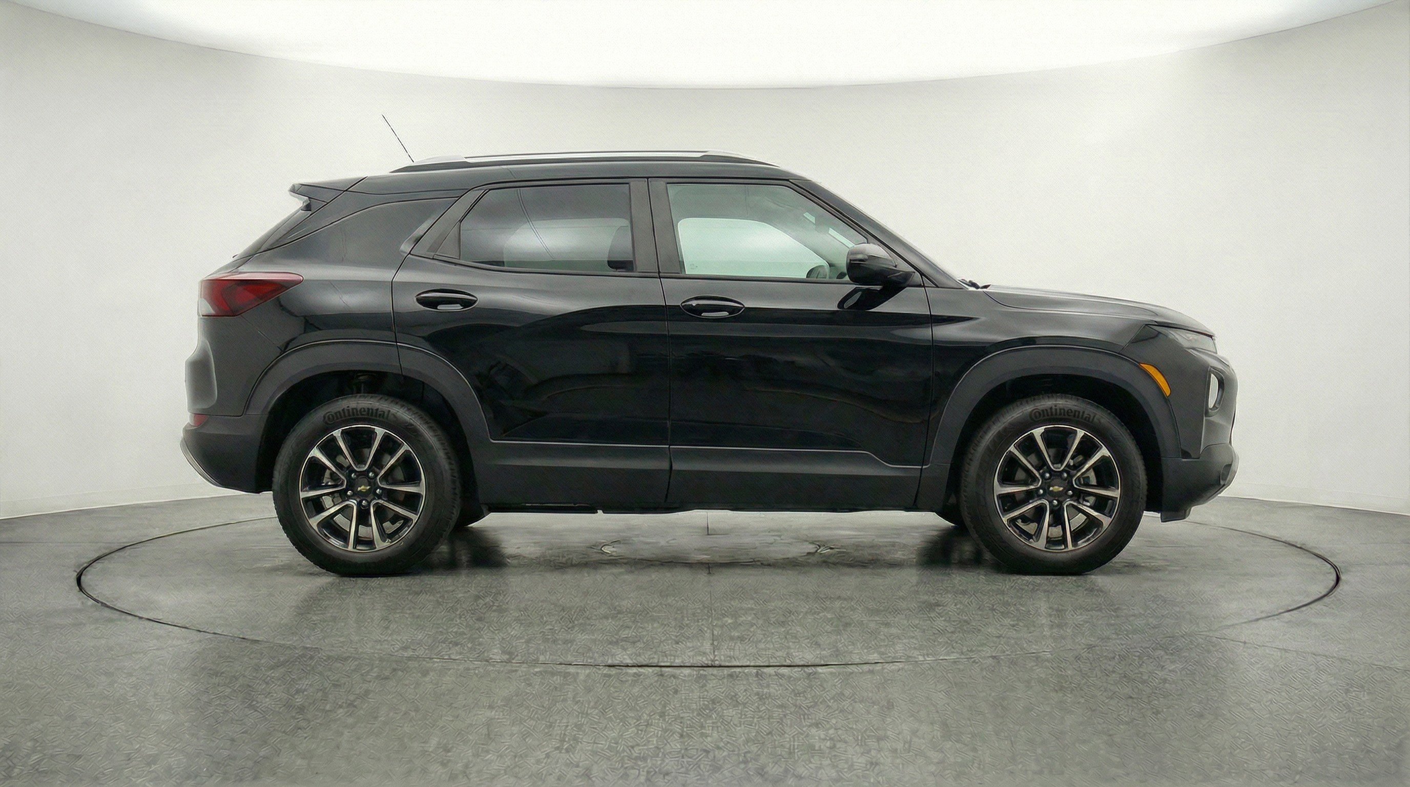 Used 2025 Chevrolet TrailBlazer LT image 11