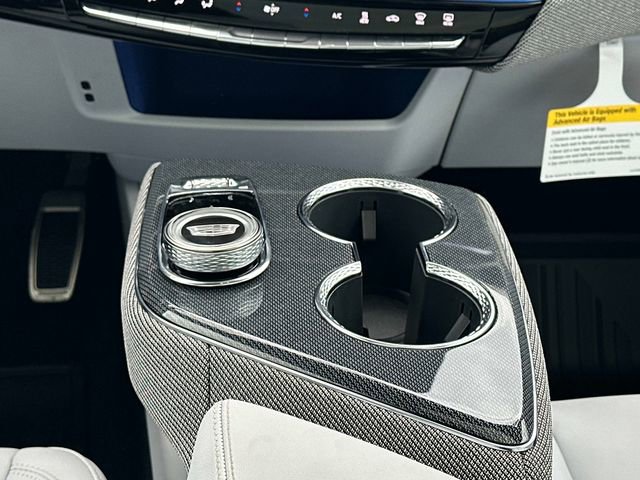 New 2026 Cadillac Optiq Luxury 1 image 4
