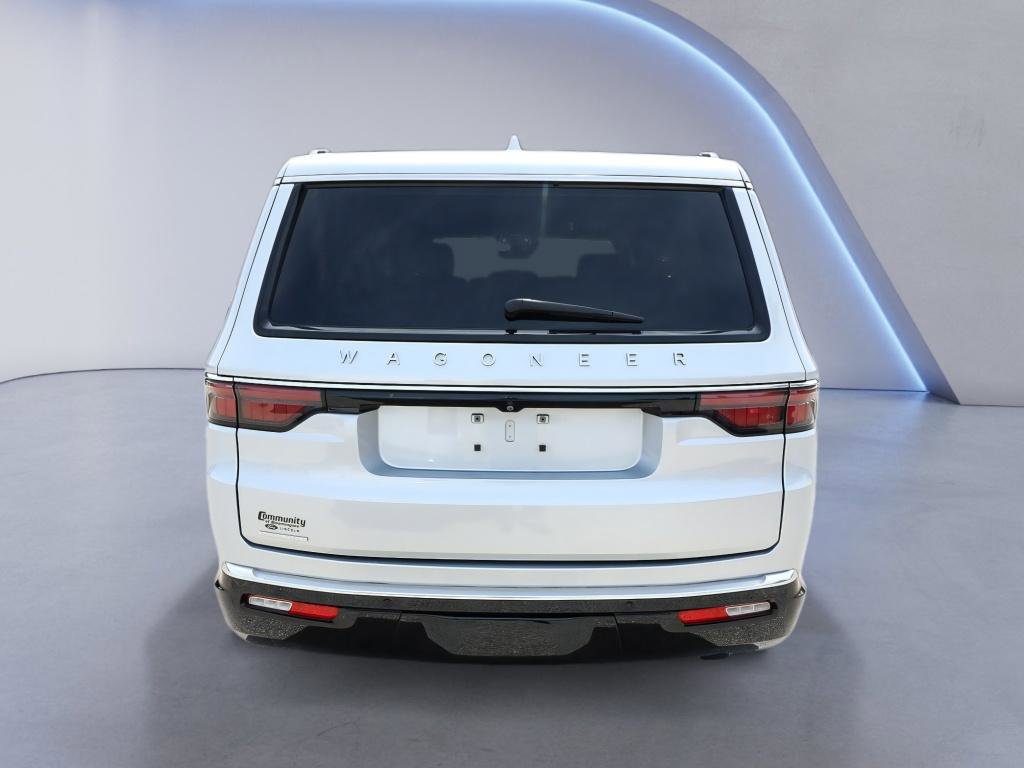 Used 2023 Jeep Wagoneer 4WD w/ Premium Group I image 6