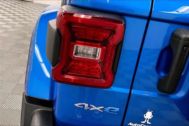 Used 2022 Jeep Wrangler Unlimited Sahara w/ Cold Weather Group image 31