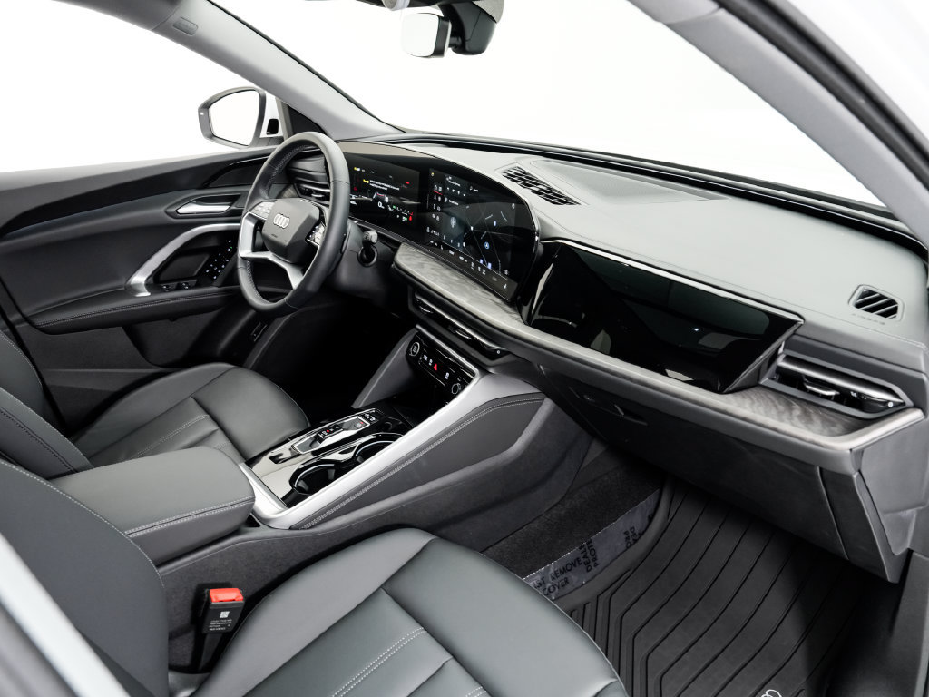 Certified 2025 Audi Q5 Premium w/ Convenience Package AWD/4WD image 17
