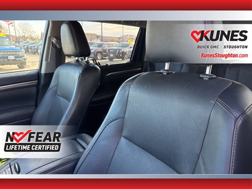 Used 2018 Toyota Highlander Limited image 24